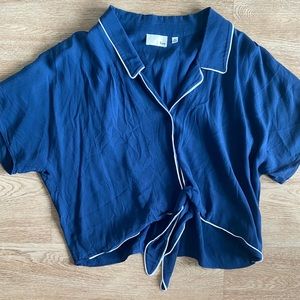 Aritzia front tie blouse